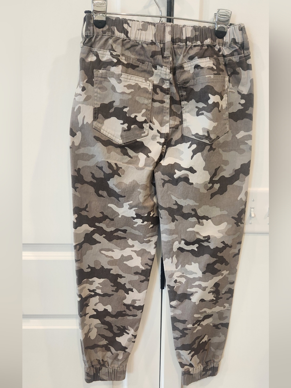 No Boundaries Gray Camo Jogger Pants - Picture 6 of 7